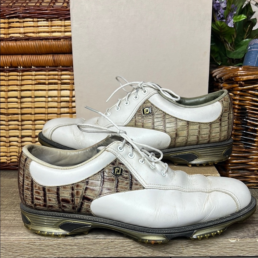 FootJoy DryJoy White and Brown Leather Golf Shoes Spikes included Size 10.5